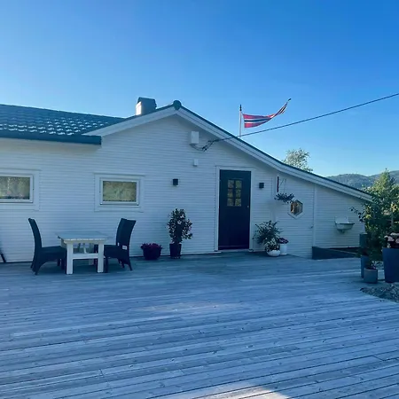 White With Jacuzzi And Fjord Views * Bernes