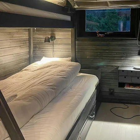 White With Jacuzzi And Fjord Views * Bernes