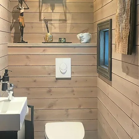 Дом отдыха White With Jacuzzi And Fjord Views