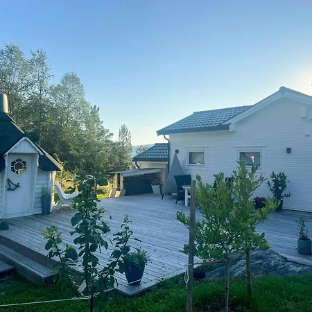White With Jacuzzi And Fjord Views *